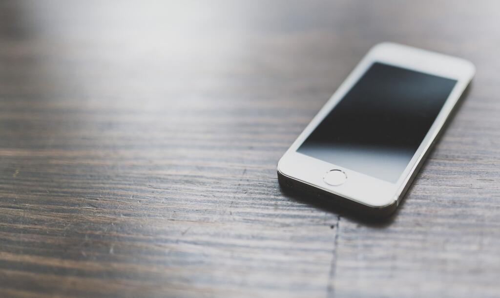 iPhoneの電源が入らない！？リンゴがでない時の対処法もご紹介